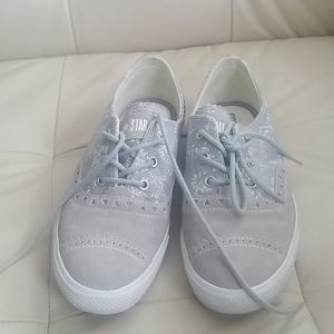 All star converse canvas and suede with roses